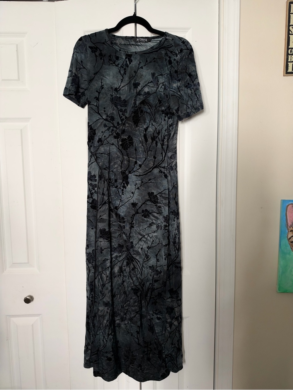 Disturbia Black & Gray Floral Short-Sleeve Maxi Dress